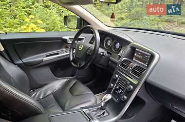 Внедорожник / Кроссовер Volvo XC60 2012 в 