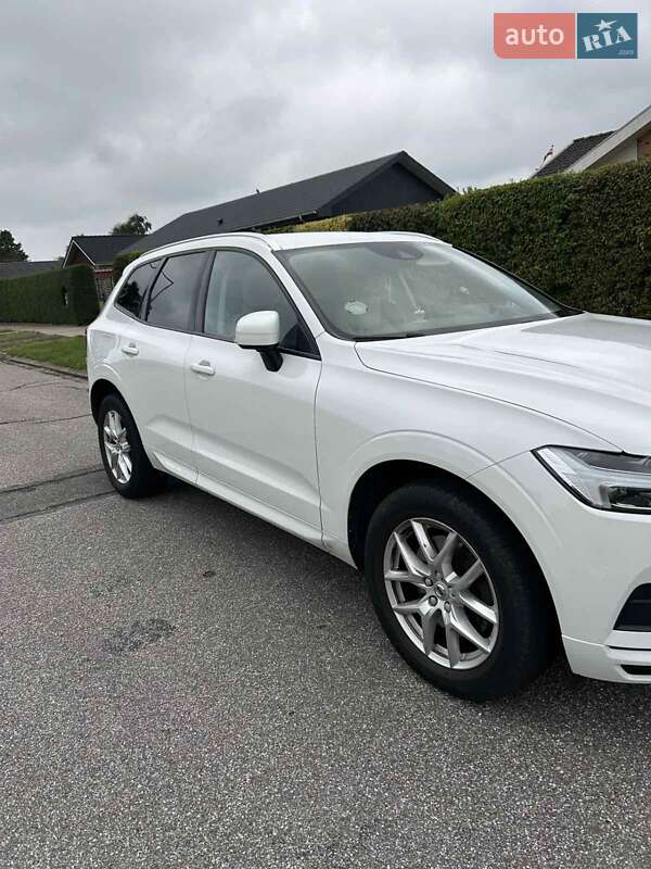 Позашляховик / Кросовер Volvo XC60 2017 в 