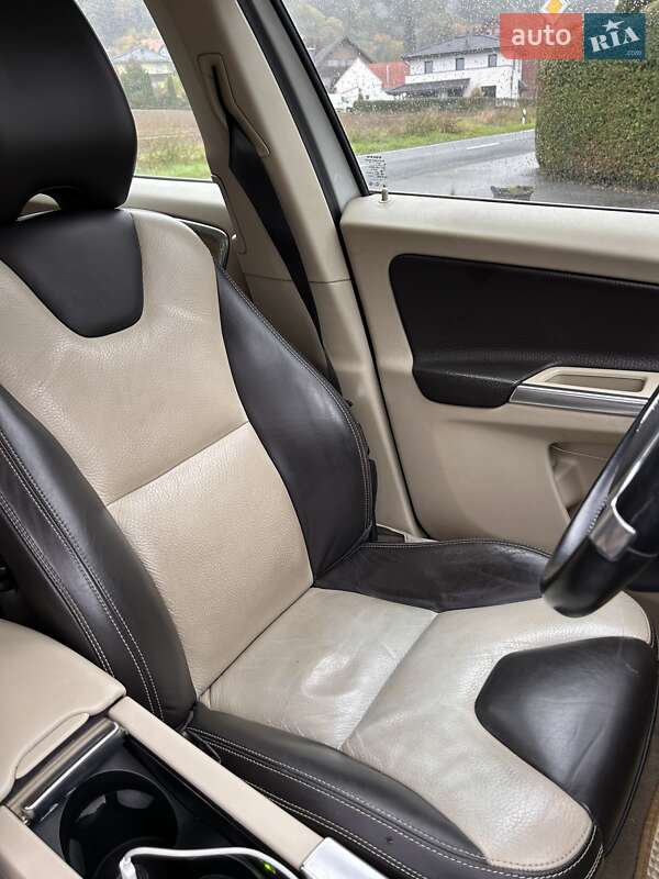 Внедорожник / Кроссовер Volvo XC60 2012 в Киеве