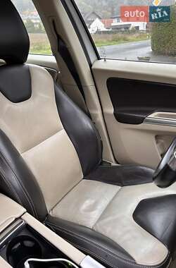 Внедорожник / Кроссовер Volvo XC60 2012 в 