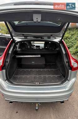 Позашляховик / Кросовер Volvo XC60 2013 в 