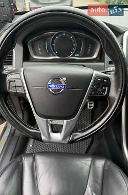 Позашляховик / Кросовер Volvo XC60 2013 в 