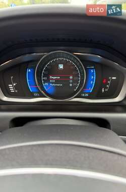 Позашляховик / Кросовер Volvo XC60 2013 в 