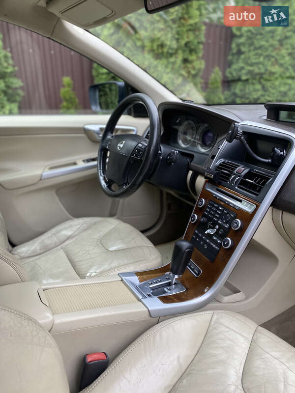 Внедорожник / Кроссовер Volvo XC60 2009 в Луцке