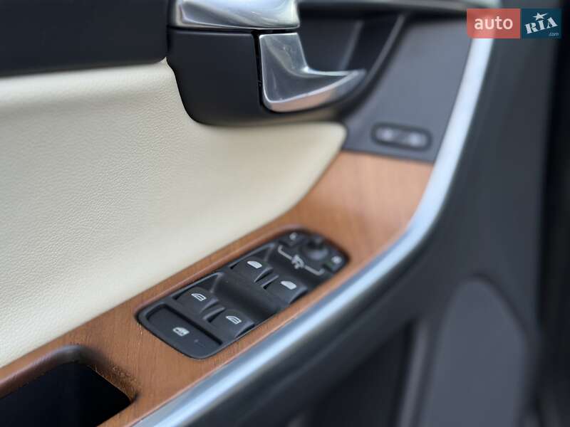 Внедорожник / Кроссовер Volvo XC60 2016 в Львове