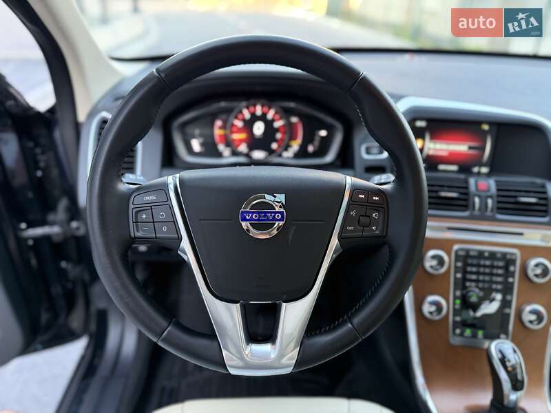 Внедорожник / Кроссовер Volvo XC60 2016 в Львове