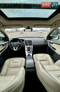 Внедорожник / Кроссовер Volvo XC60 2017 в 