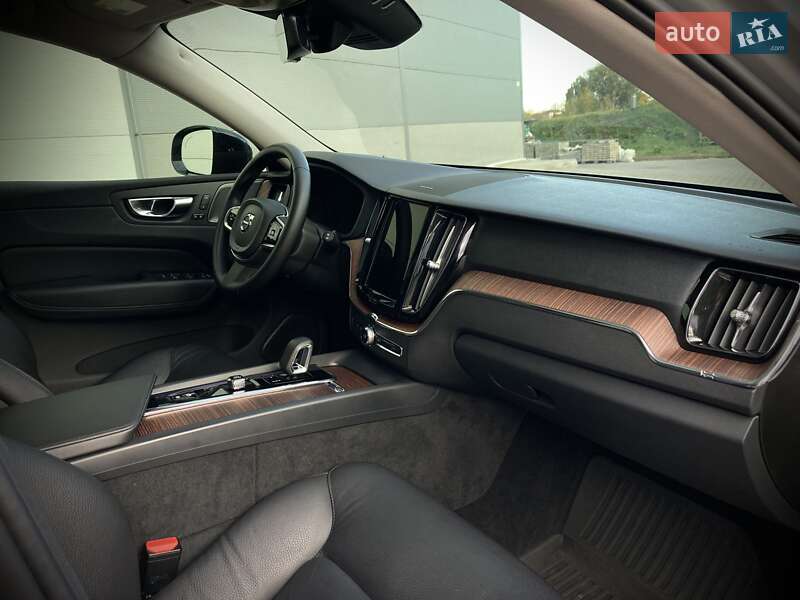Позашляховик / Кросовер Volvo XC60 2023 в Києві