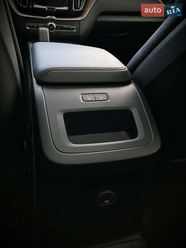 Позашляховик / Кросовер Volvo XC60 2023 в Києві