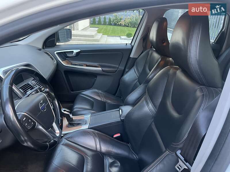 Позашляховик / Кросовер Volvo XC60 2013 в Києві