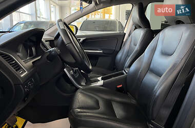 Позашляховик / Кросовер Volvo XC60 2016 в 