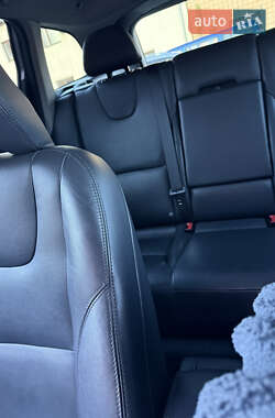 Внедорожник / Кроссовер Volvo XC60 2015 в 