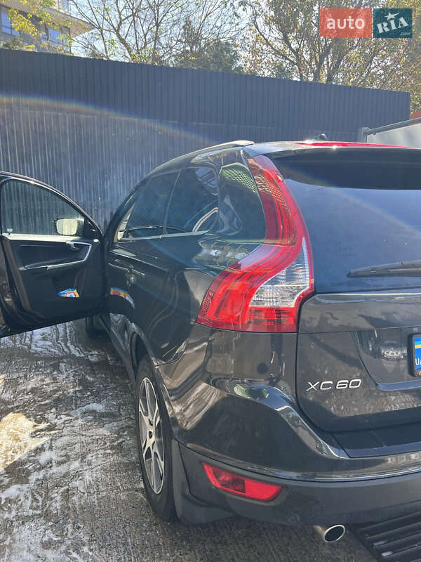 Позашляховик / Кросовер Volvo XC60 2011 в Львові фото 4 Позашляховик / Кросовер Volvo XC60 2011 в Львові