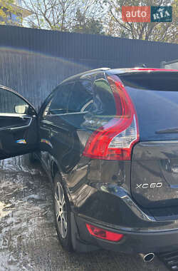 Позашляховик / Кросовер Volvo XC60 2011 в  фото 4 Позашляховик / Кросовер Volvo XC60 2011 в