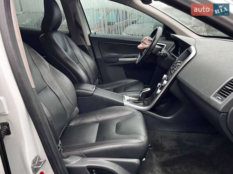 Внедорожник / Кроссовер Volvo XC60 2015 в Луцке