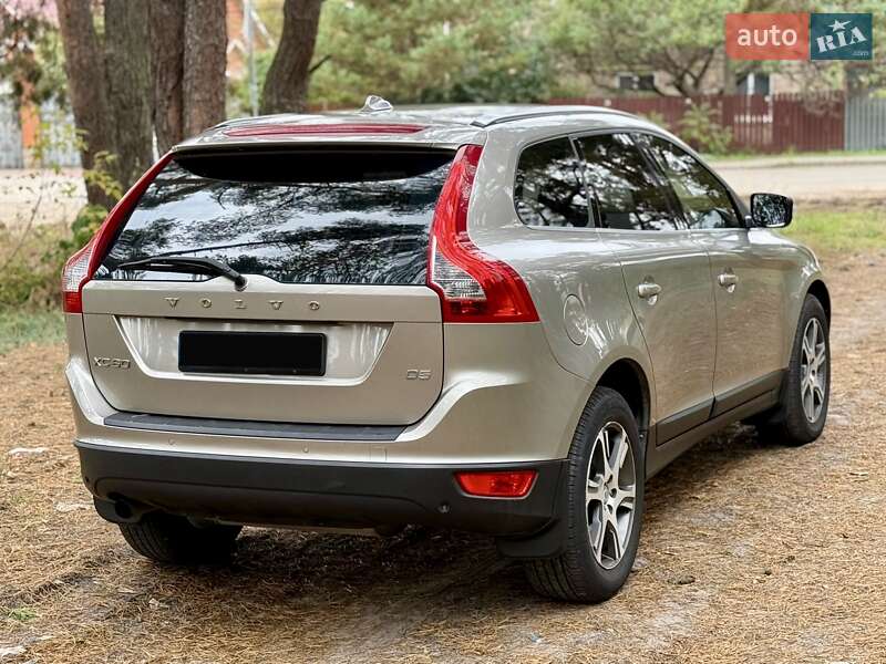 Позашляховик / Кросовер Volvo XC60 2012 в Києві