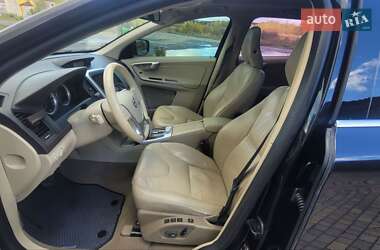 Позашляховик / Кросовер Volvo XC60 2010 в  фото 4 Позашляховик / Кросовер Volvo XC60 2010 в
