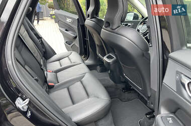 Позашляховик / Кросовер Volvo XC60 2021 в  фото 21 Позашляховик / Кросовер Volvo XC60 2021 в