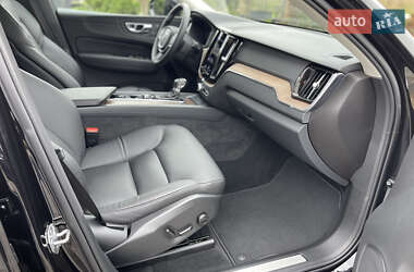 Позашляховик / Кросовер Volvo XC60 2021 в  фото 28 Позашляховик / Кросовер Volvo XC60 2021 в
