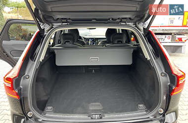 Позашляховик / Кросовер Volvo XC60 2021 в  фото 25 Позашляховик / Кросовер Volvo XC60 2021 в