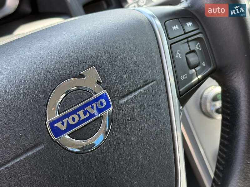 Внедорожник / Кроссовер Volvo XC60 2016 в Ровно