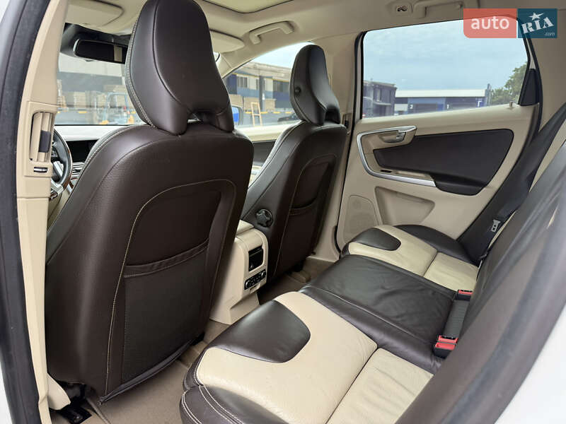Внедорожник / Кроссовер Volvo XC60 2012 в Ровно
