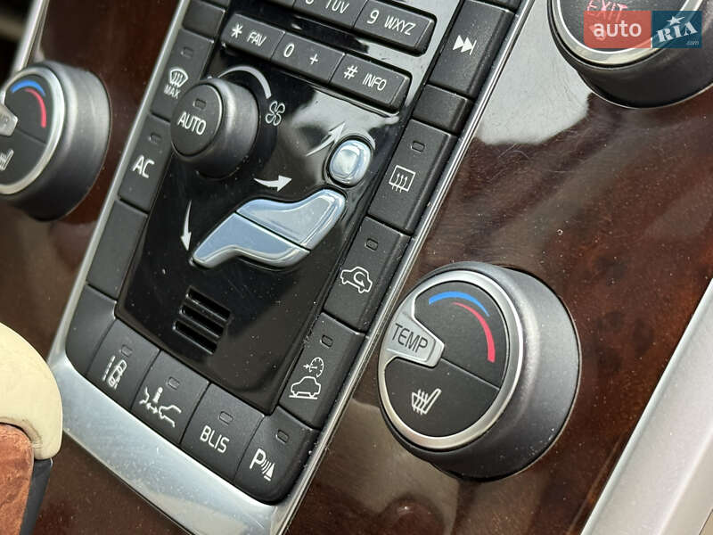 Внедорожник / Кроссовер Volvo XC60 2012 в Ровно