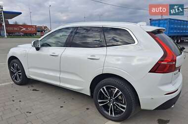 Позашляховик / Кросовер Volvo XC60 2017 в  фото 4 Позашляховик / Кросовер Volvo XC60 2017 в