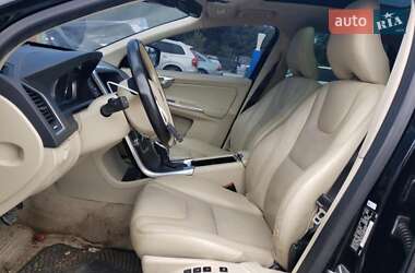 Внедорожник / Кроссовер Volvo XC60 2015 в 