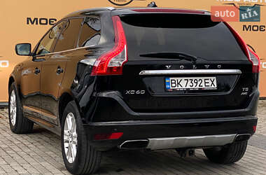 Позашляховик / Кросовер Volvo XC60 2016 в 