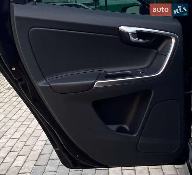 Внедорожник / Кроссовер Volvo XC60 2016 в Ровно фото 32 Внедорожник / Кроссовер Volvo XC60 2016 в Ровно