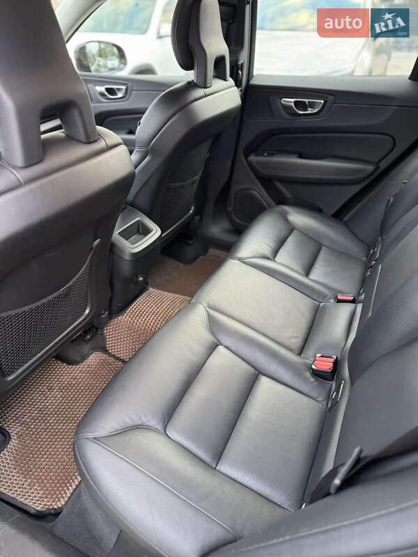 Внедорожник / Кроссовер Volvo XC60 2017 в Ивано-Франковске