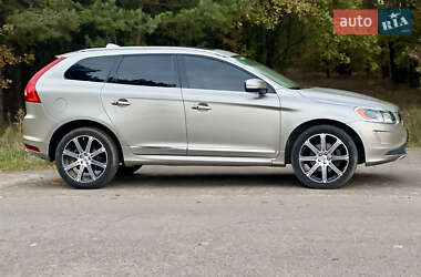 Внедорожник / Кроссовер Volvo XC60 2015 в 