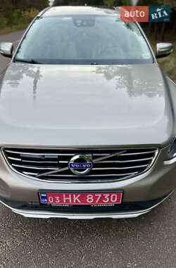 Внедорожник / Кроссовер Volvo XC60 2015 в 