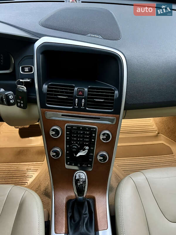 Позашляховик / Кросовер Volvo XC60 2015 в Луцьку фото 26 Позашляховик / Кросовер Volvo XC60 2015 в Луцьку