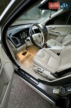 Внедорожник / Кроссовер Volvo XC60 2015 в 