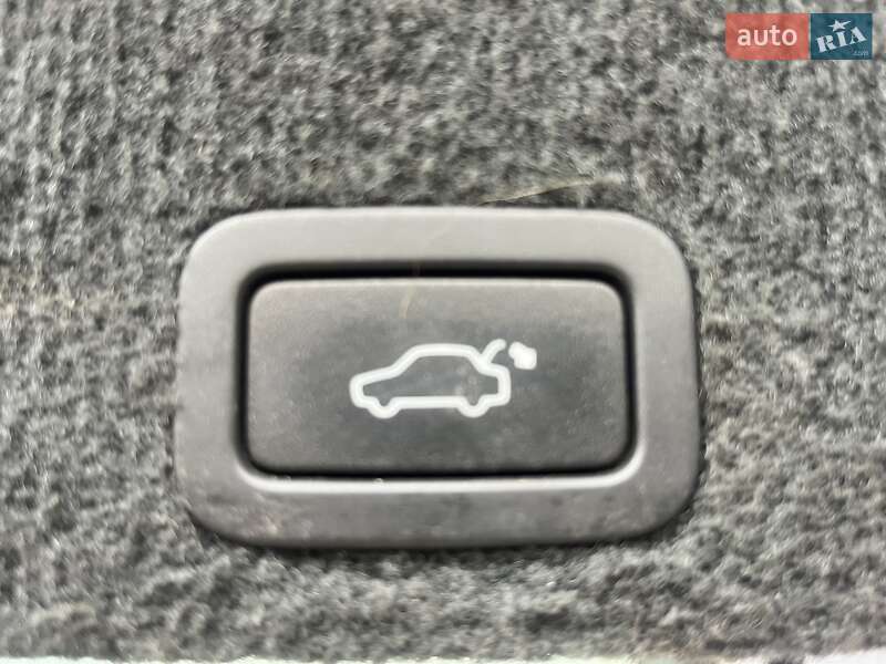 Позашляховик / Кросовер Volvo XC60 2013 в Києві