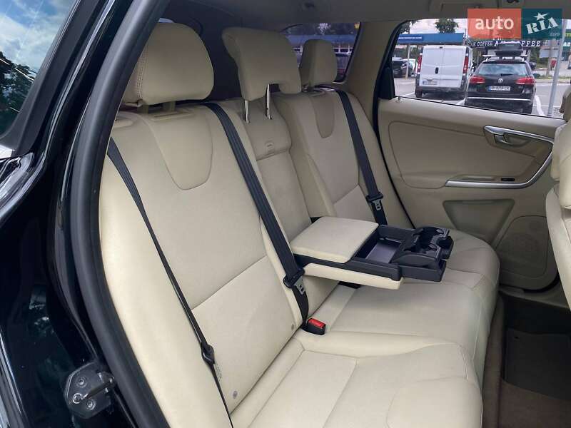 Позашляховик / Кросовер Volvo XC60 2011 в Києві