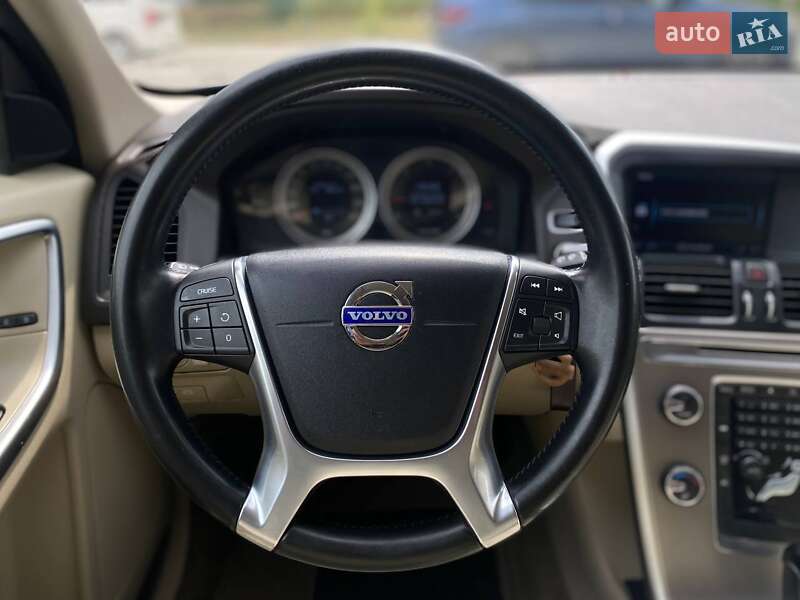 Позашляховик / Кросовер Volvo XC60 2011 в Києві