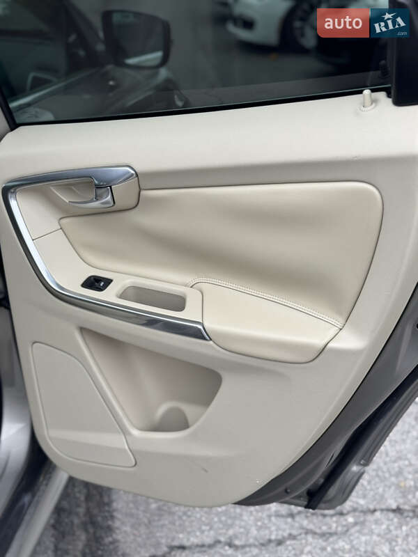 Внедорожник / Кроссовер Volvo XC60 2014 в Львове