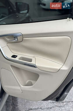 Внедорожник / Кроссовер Volvo XC60 2014 в 