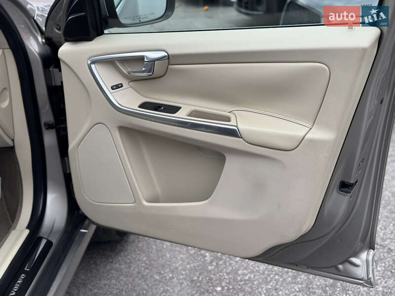 Внедорожник / Кроссовер Volvo XC60 2014 в Львове