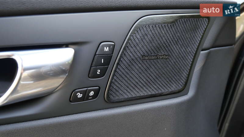 Внедорожник / Кроссовер Volvo XC60 2021 в Львове фото 32 Внедорожник / Кроссовер Volvo XC60 2021 в Львове