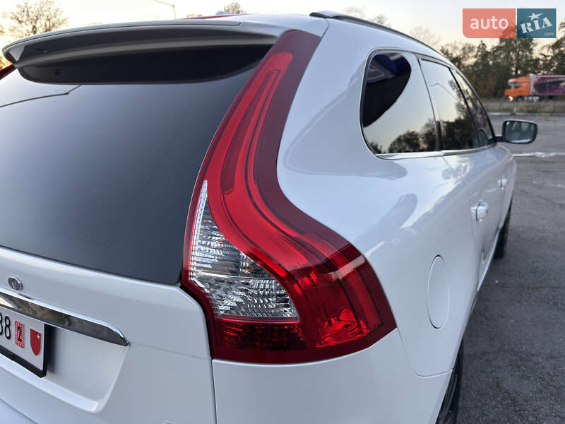 Внедорожник / Кроссовер Volvo XC60 2017 в Радивилове