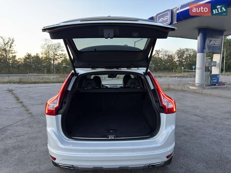 Внедорожник / Кроссовер Volvo XC60 2017 в Радивилове