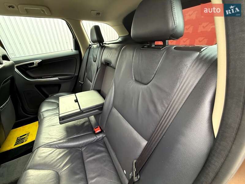 Позашляховик / Кросовер Volvo XC60 2012 в Києві фото 50 Позашляховик / Кросовер Volvo XC60 2012 в Києві