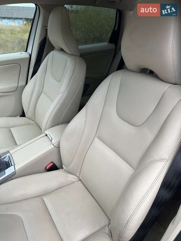 Внедорожник / Кроссовер Volvo XC60 2015 в Самборе фото 23 Внедорожник / Кроссовер Volvo XC60 2015 в Самборе