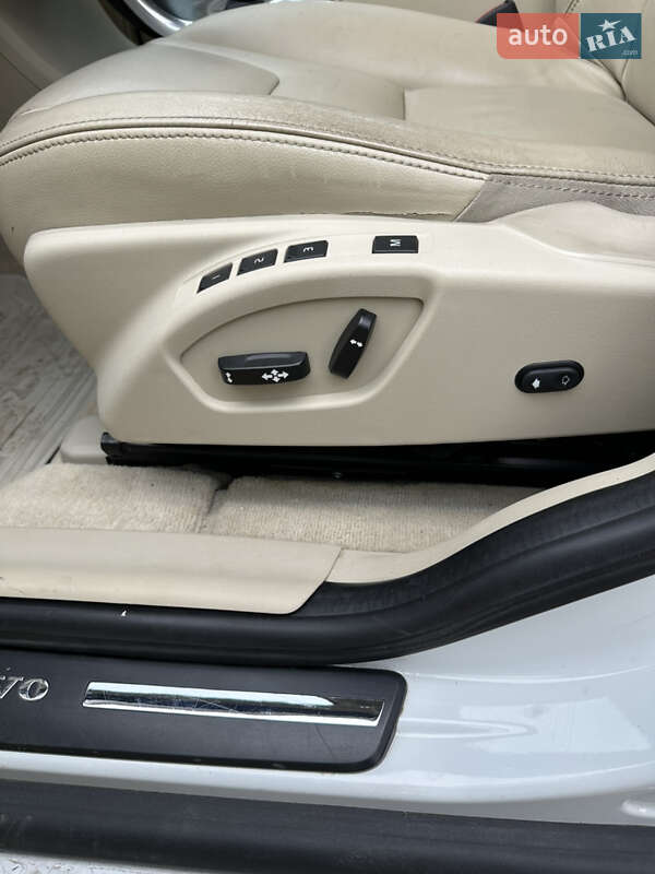 Внедорожник / Кроссовер Volvo XC60 2015 в Самборе фото 36 Внедорожник / Кроссовер Volvo XC60 2015 в Самборе