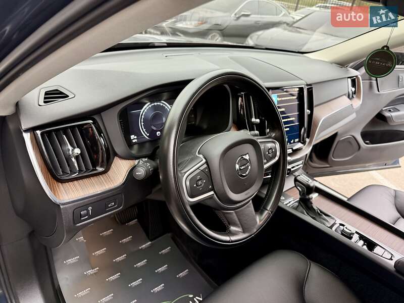 Позашляховик / Кросовер Volvo XC60 2017 в Києві фото 34 Позашляховик / Кросовер Volvo XC60 2017 в Києві
