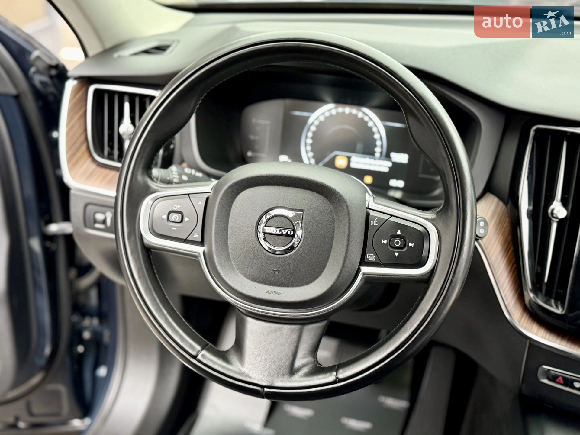 2017 Volvo XC60 - мініатюра 32